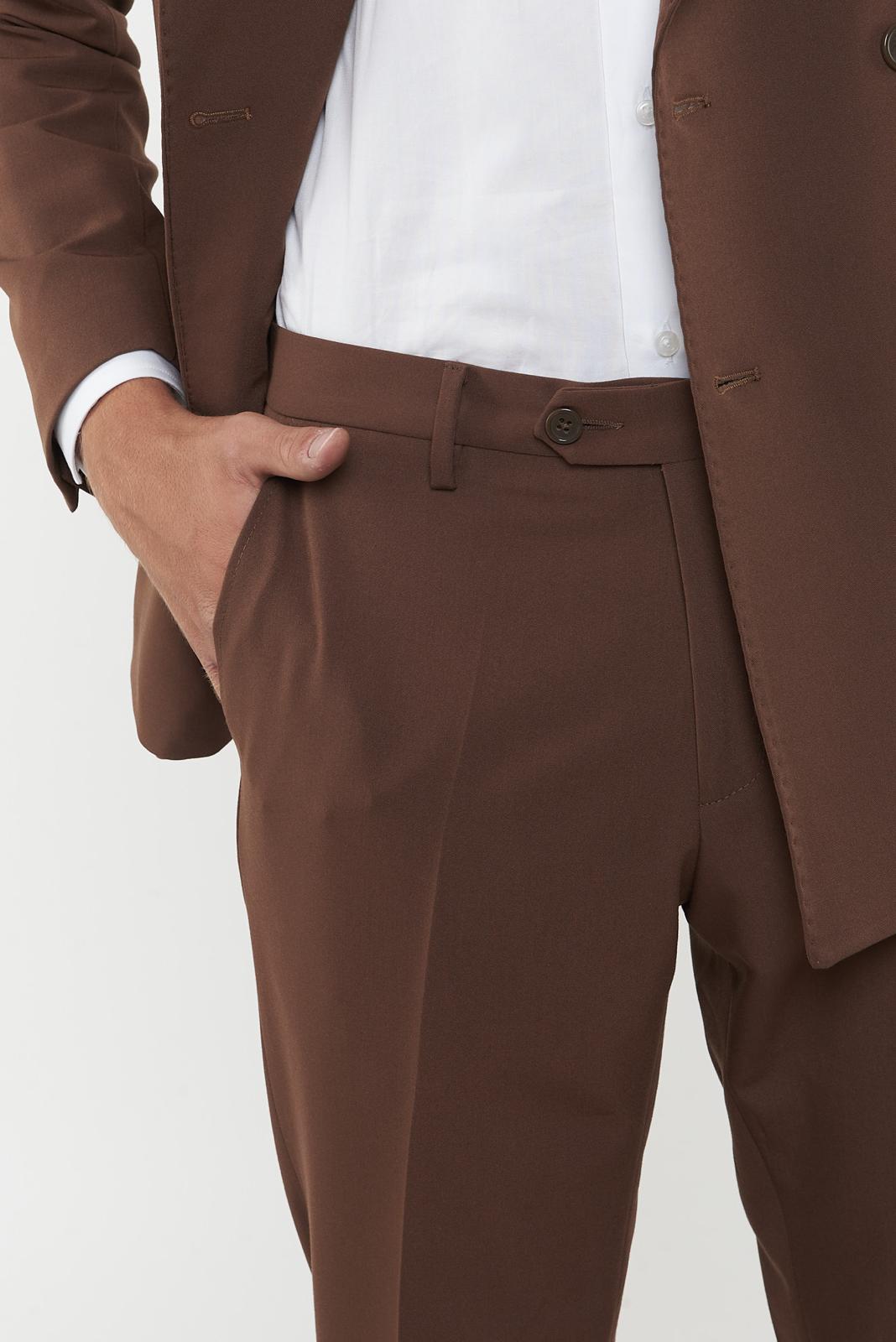 Abito doppio petto,  Toledo.