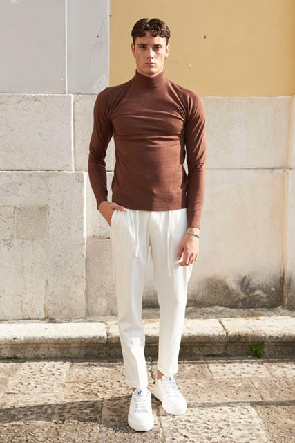 Maglioncino in filo mezzo collo,  PORTIGALLO.